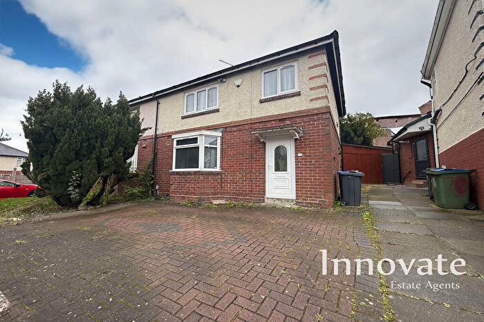 3 Bedroom Semi-Detached House To Rent In Albright Road, Oldbury, B68