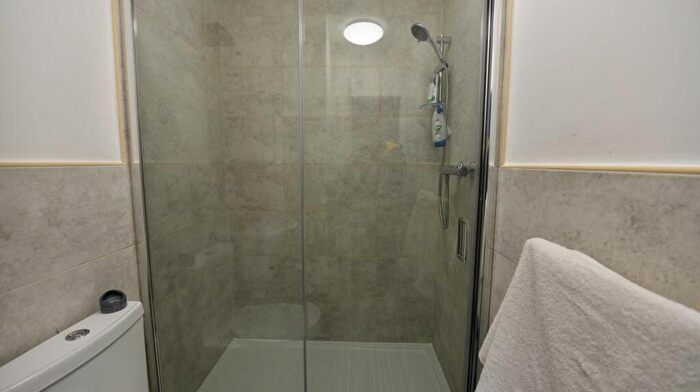 2 Bedroom Flat To Rent In A Kelso Street, LS2