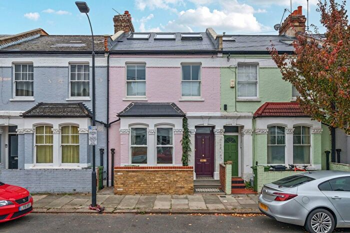 1 Bedroom Flat For Sale In Petley Road, Hammersmith, London, W6