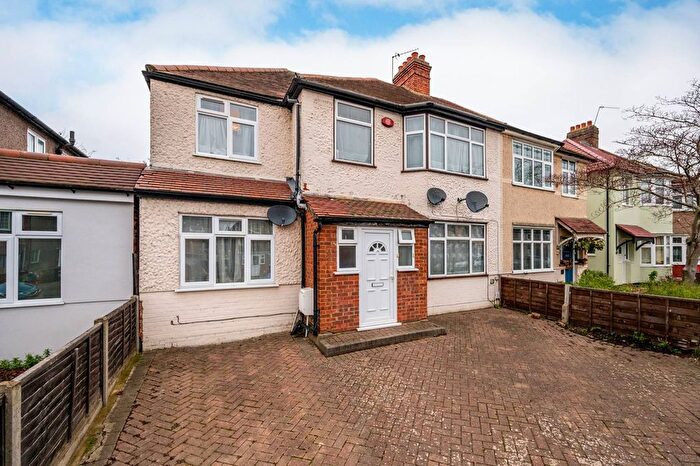 6 Bedroom Property For Sale In The Drive, Isleworth, TW7