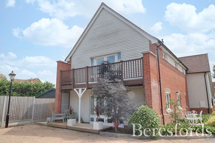 2 Bedroom Flat For Sale In Elston Court, Ingatestone, CM4