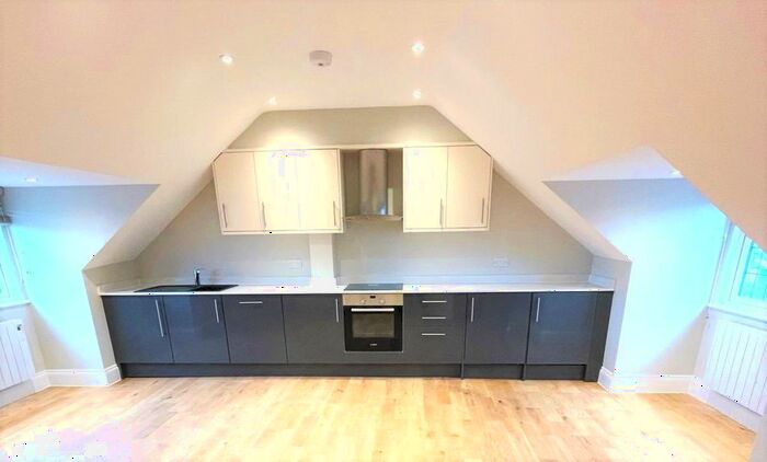 1 Bedroom Flat To Rent In High Street, Banstead, SM7