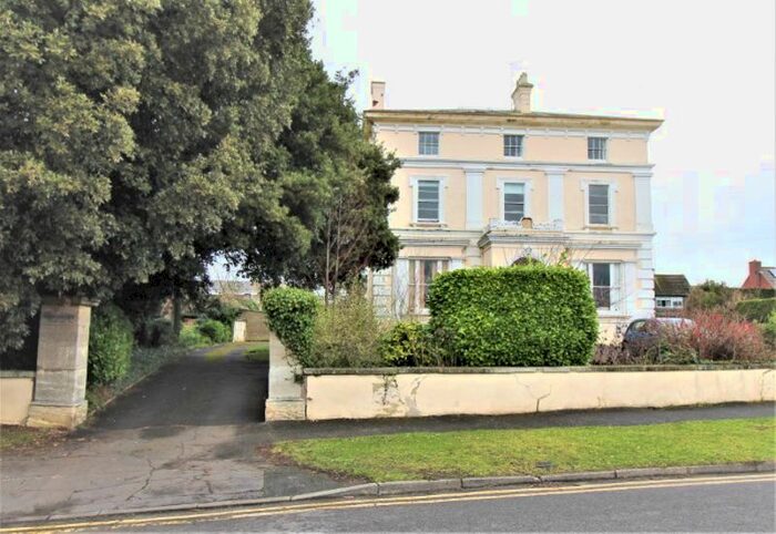 2 Bedroom Flat To Rent In Hill Court Road, Cheltenham, GL52