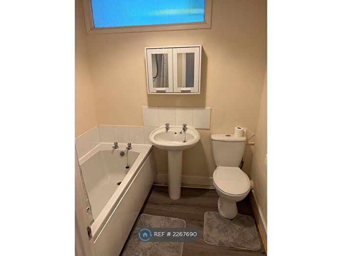 1 Bedroom Flat To Rent In Gosforth, Newcastle Upon Tyne, NE3