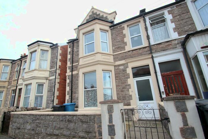 2 Bedroom Flat To Rent In Clifton Road, BS23