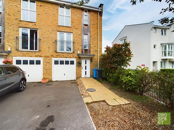 5 Bedroom End Of Terrace House To Rent In Kingsquarter, Maidenhead, Berkshire, SL6