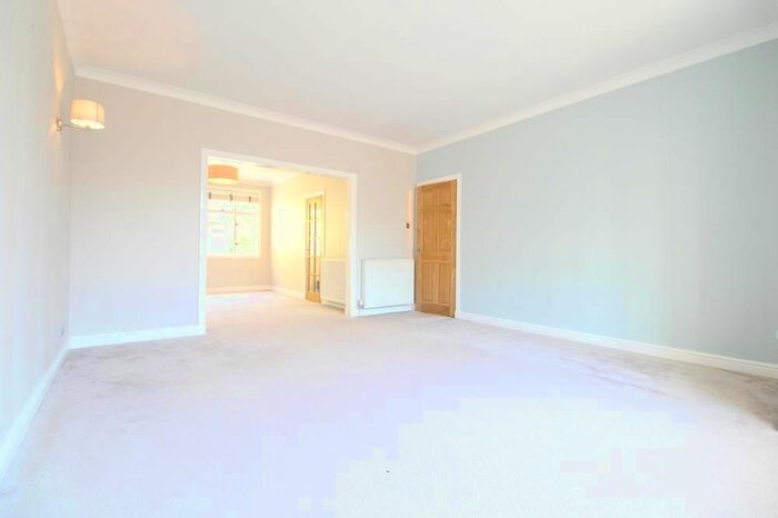 3 Bedroom Semi-Detached House To Rent In Kinaldie Crescent, Aberdeen, AB15