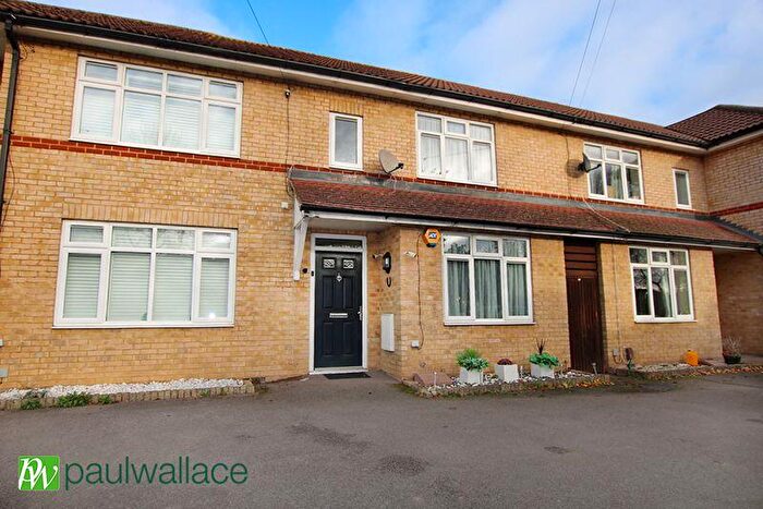 3 Bedroom Terraced House For Sale In Goffs Lane, West Cheshunt, EN7