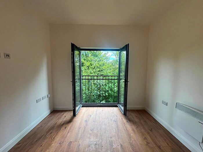 1 Bedroom Flat To Rent In - Bank Parade, Burnley, Lancashire, BB11