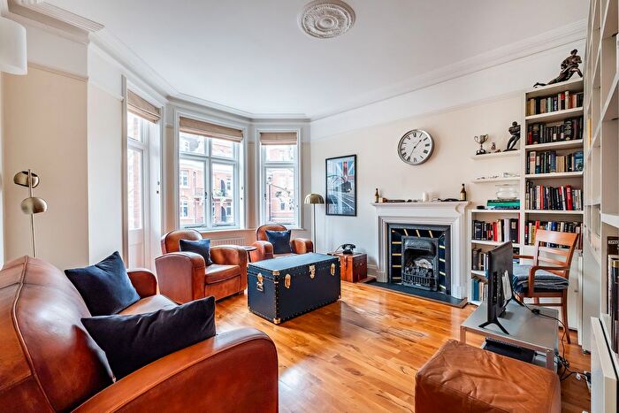 3 Bedroom Flat For Sale In Lauderdale Road, London, W9