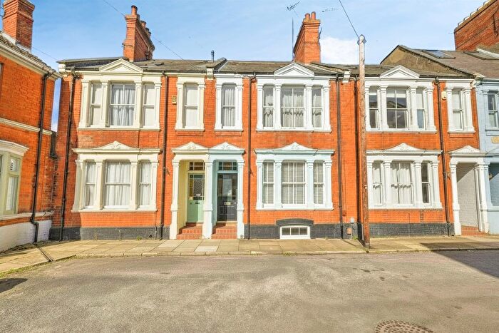 4 Bedroom Terraced House For Sale In Colwyn Road, Northampton, NN1