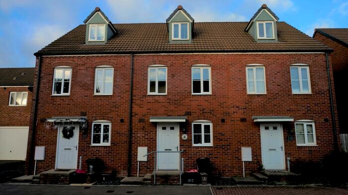 3 Bedroom Town House To Rent In Lysaght Way, Newport, NP19