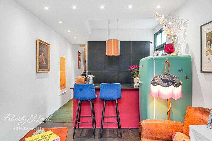 2 Bedroom Apartment For Sale In Haberdasher Street, London, N1