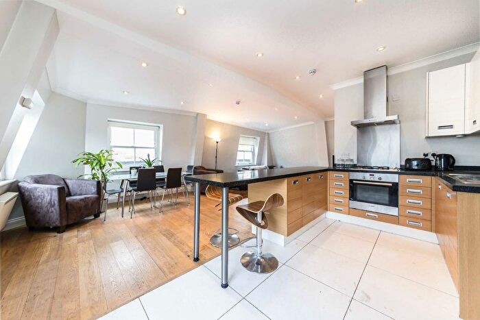 3 Bedroom Flat To Rent In King Street, Hammersmith, W6