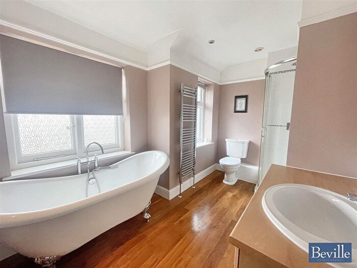 4 Bedroom Semi-detached House To Rent In Grove Road, Sonning Common, Reading, RG4