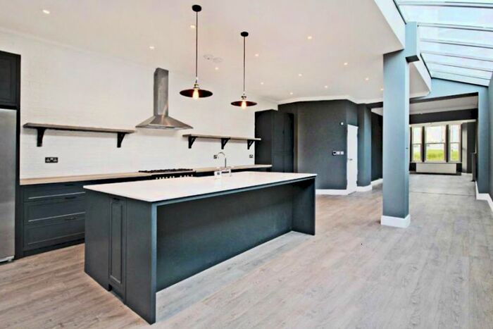 5 Bedroom Detached House To Rent In Cumberland Road, London, W3