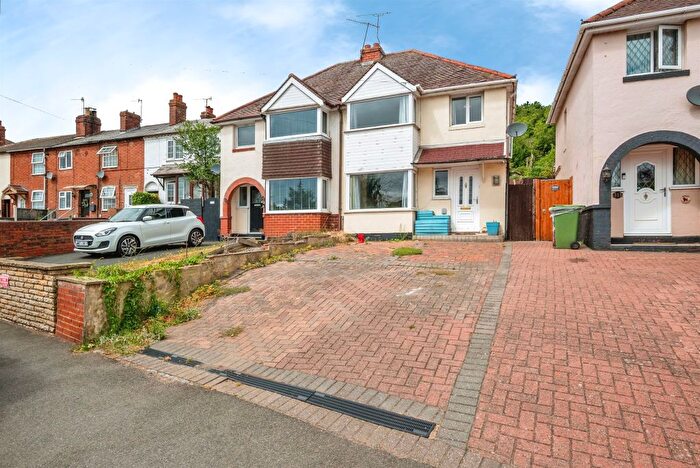 3 Bedroom Semi-Detached House For Sale In Tolladine Road, Worcester, WR4