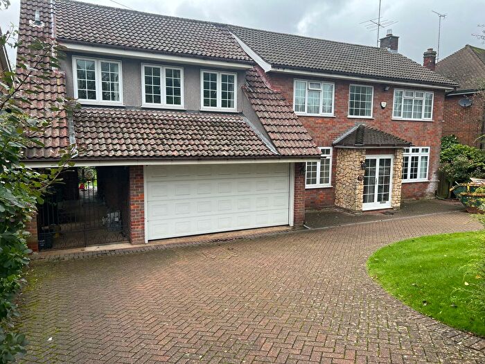 3 Bedroom Detached House To Rent In Old Bedford Road, Luton, LU2