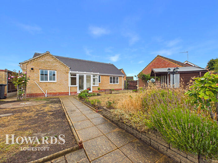 2 Bedroom Detached Bungalow For Sale In Howley Gardens, Park Hill, NR32
