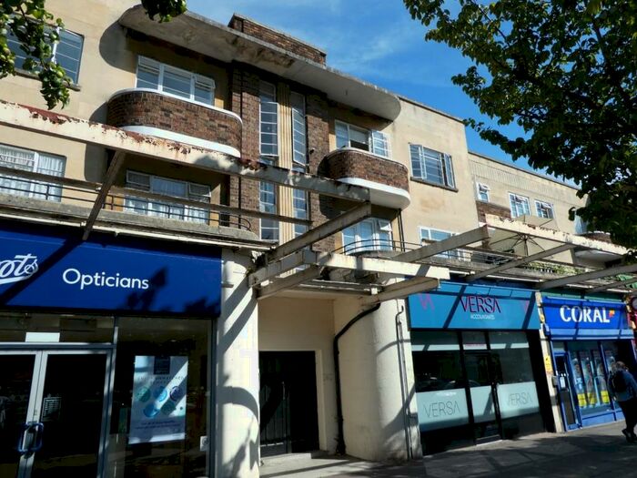 2 Bedroom Flat To Rent In Byron Mansions, Corbets Tey Road, Upminster, RM14