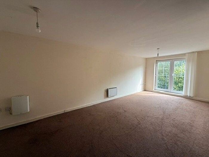 2 Bedroom Flat To Rent In Robinson Road, Ellesmere Port, CH65