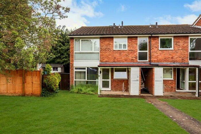 2 Bedroom Maisonette To Rent In Coldharbour Lane, Harpenden, AL5