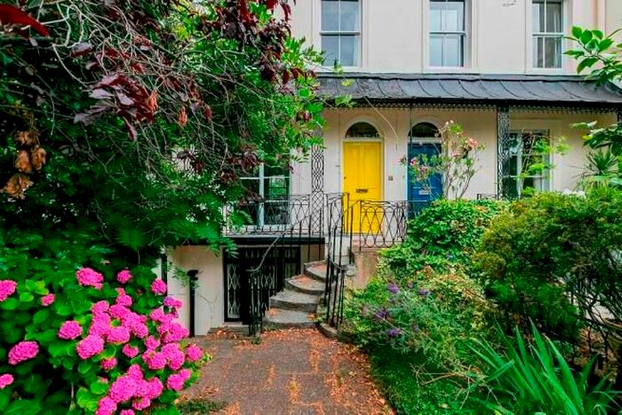 1 Bedroom Flat To Rent In Peabody Estate, Vauxhall Bridge Road, London, SW1V