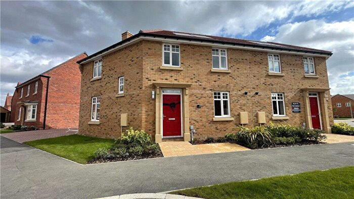 3 Bedroom Semi-Detached House To Rent In Icel Way, Great Denham, MK40