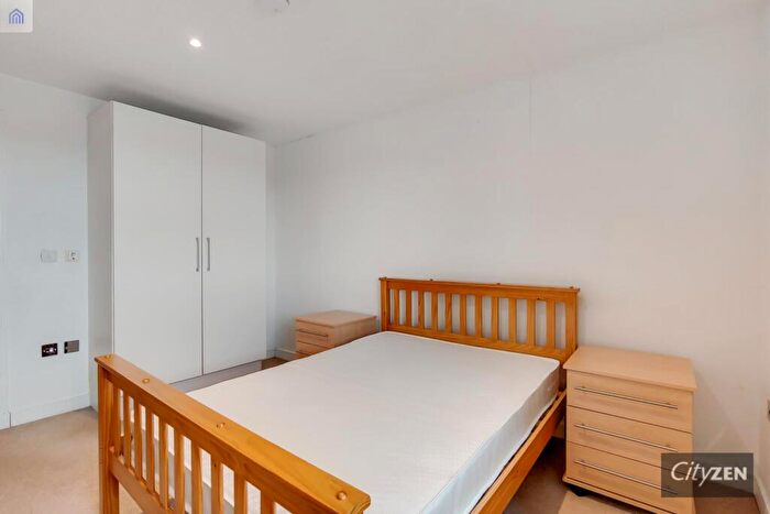 1 Bedroom Flat To Rent In West Gate Apartments, Royal Victoria Docks, E16