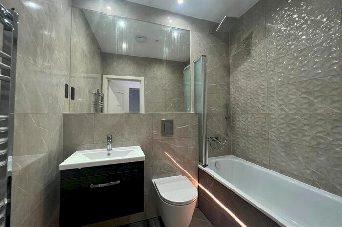 1 Bedroom Flat To Rent In Woodcote Road, Wallington, SM6