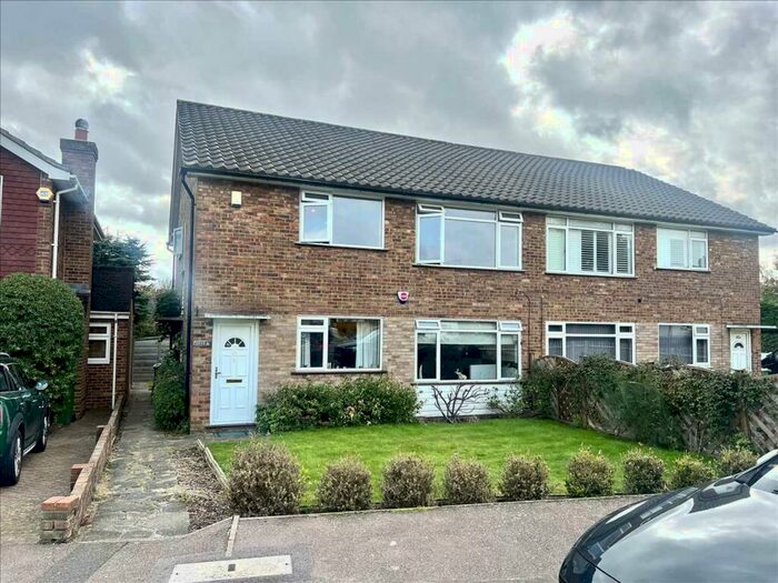 2 Bedroom Property To Rent In Longlands Road, Dartford, DA15