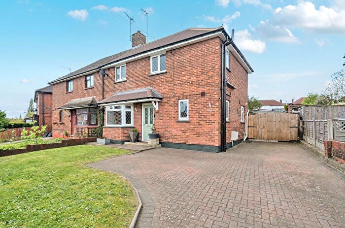 3 Bedroom Semi Detached House For Sale In Friend Avenue, Aldershot, Hampshire, GU12