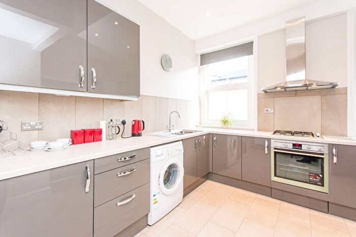 2 Bedroom Property To Rent In Glenthorne Road, Hammersmith, London, W6