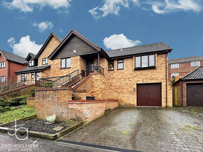 3 Bedroom Detached House For Sale In Goldcrest Close, Colchester, CO4