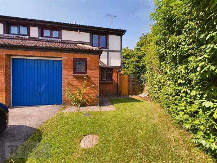 3 Bedroom House To Rent In Evans Close, Maidenbower, Crawley, West Sussex., RH10