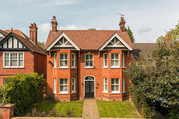 4 Bedroom Detached House For Sale In Park Lane, Beaconsfield, HP9