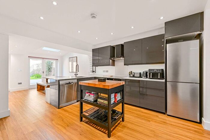 3 Bedroom Maisonette For Sale In Errington Road, Maida Hill, London, W9