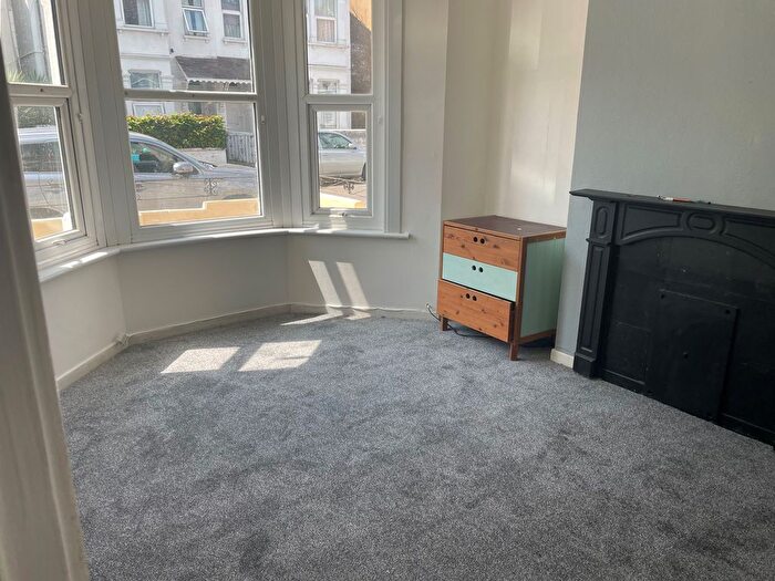 1 Bedroom Flat To Rent In Burdett Avenue, Westcliff-On-Sea, SS0