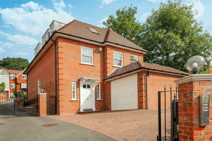 5 Bedroom House To Rent In Southwood Avenue, Kingston Upon Thames, KT2