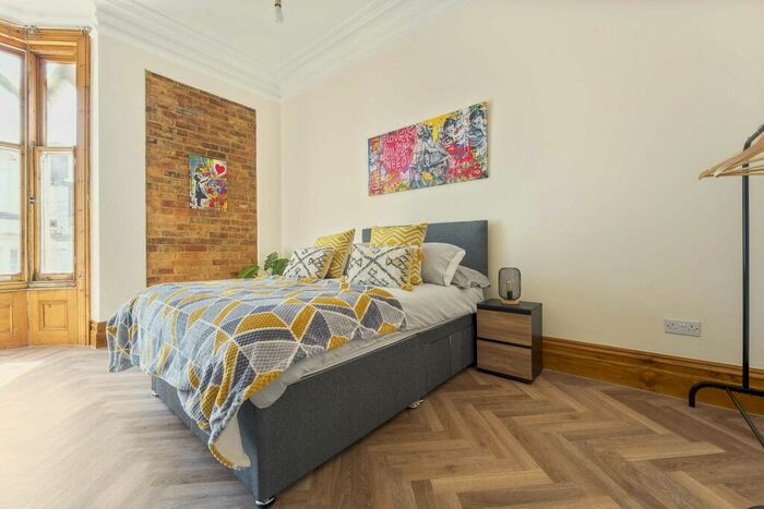 2 Bedroom Flat To Rent In Old Christchurch Road, Bournemouth, Dorset, BH1