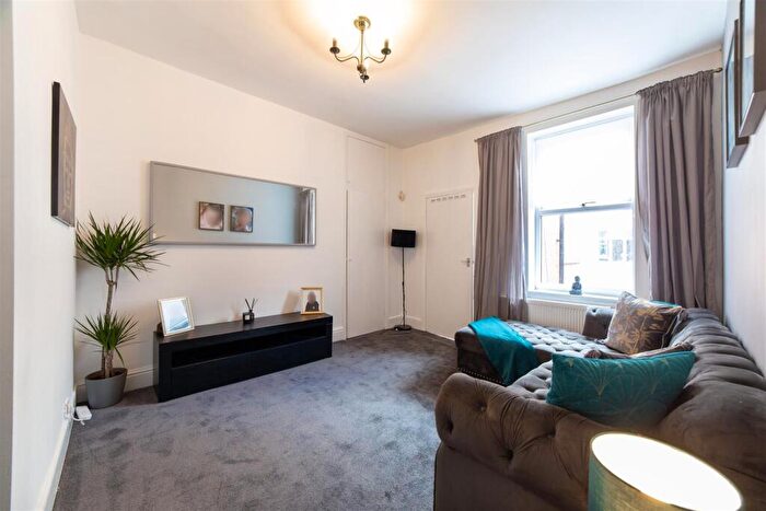 3 Bedroom Flat To Rent In £pppw - Ancrum Street, Spital Tongues, NE2