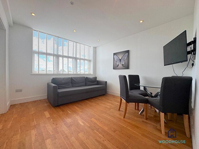 Studio To Rent In Chase Side, Southgate, N14