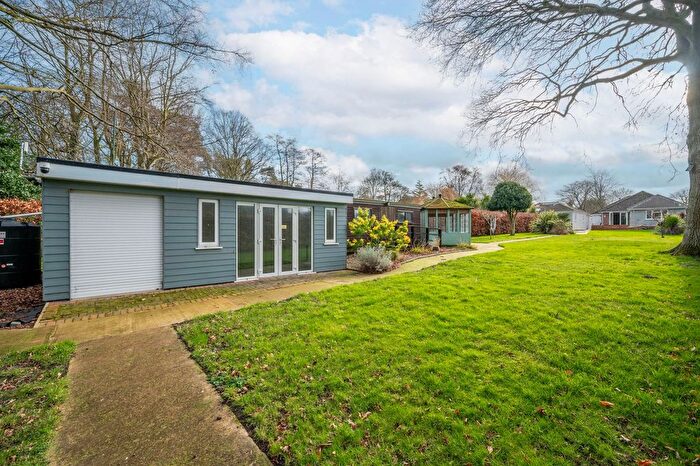 5 Bedroom Detached Bungalow For Sale In Yarmouth Road, Lowestoft, NR32