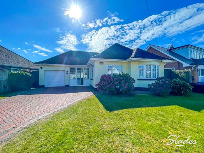 2 Bedroom Bungalow To Rent In Forest Way, Highcliffe, Christchurch, BH23
