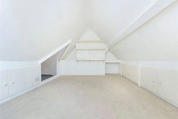 3 Bedroom Cottage To Rent In Wordworth Walk, Golders Green, NW11