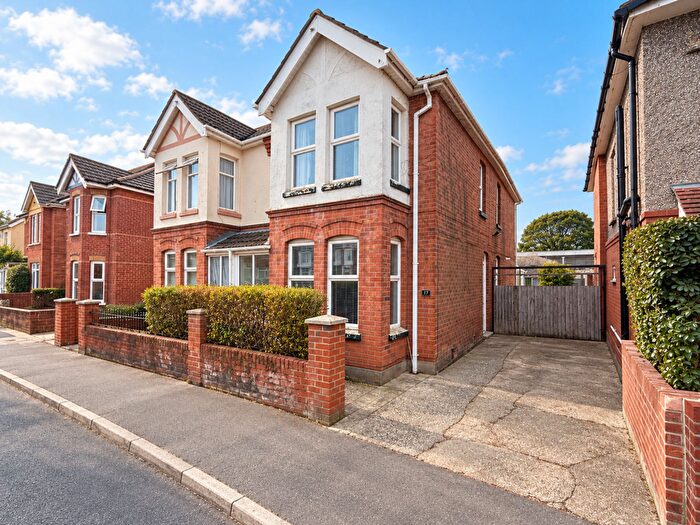 4 Bedroom Semi-Detached House To Rent In Hankinson Road, Bournemouth, BH9