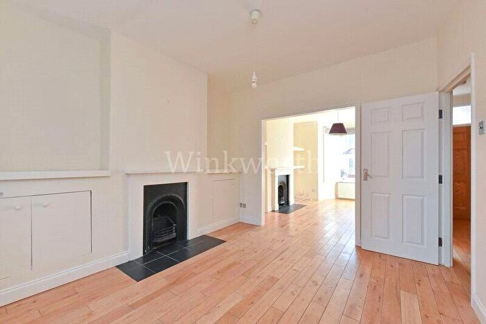 3 Bedroom Terraced House To Rent In Greenfield Road, London, N15