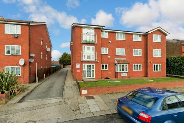 1 Bedroom Flat To Rent In Chiltern Court, Buckingham Road, Harrow, HA1