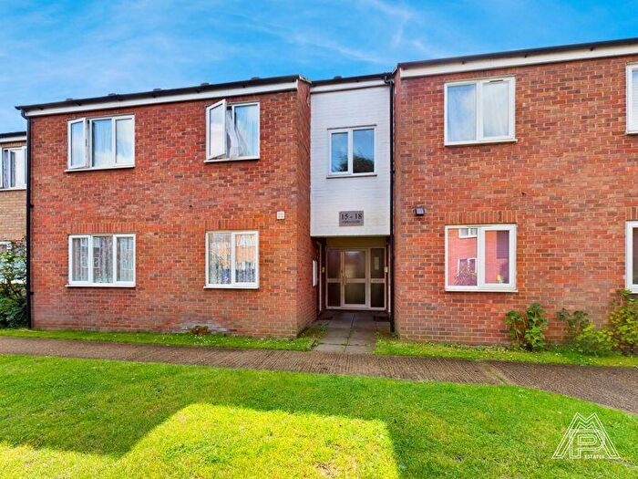 2 Bedroom Flat To Rent In Gidea Close, South Ockendon, RM15