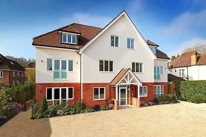 2 Bedroom Apartment To Rent In Cobham Road, Fetcham, Leatherhead, Surrey, KT22